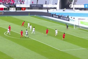 基本功啊…謝文能停球低級失誤，簡單的邊路接球都沒接住