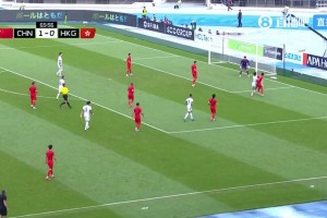 顏駿凌這球不出擊，朱辰杰被氣壞，楊晨一直在喊：守門員，守門員