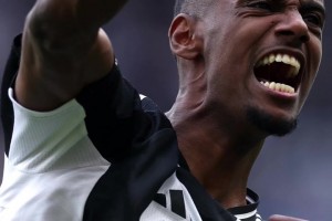 1.2億鎊？羅馬諾：紅軍接觸紐卡討論伊薩克，失敗轉(zhuǎn)向?；倏? >
                                        </div>
                                    </div>
                                                                        <div   id=