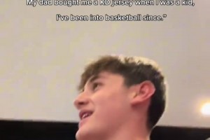 小雷蜜：我爸給我買了KD球衣 KD媽媽：你沒把它燒了吧？？