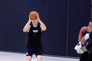 功夫不負(fù)有心人！楊瀚森訓(xùn)練曾經(jīng)連續(xù)命中18記三分