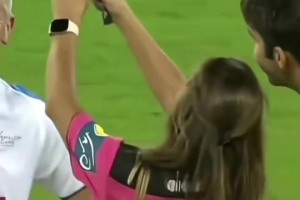 網(wǎng)友：工體北看臺(tái)的壓迫感，在長(zhǎng)焦的作用下更加震撼