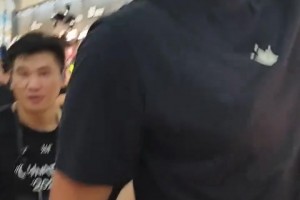 這么近的距離，就說你受得了嗎！