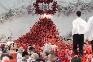 人生最重要的一次投籃，但他好像走步了?。?？