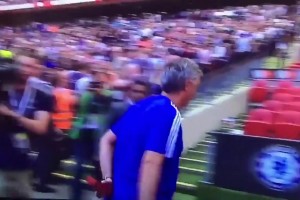 那年溫格把穆里尼奧當(dāng)空氣，社區(qū)盾杯奪冠后拒絕與其握手