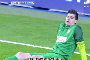 當(dāng)諾伊爾連續(xù)撲出C羅和卡卡的點(diǎn)球后拉莫斯都踢飛了......