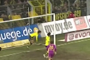 超級(jí)大心臟！來(lái)點(diǎn)胡梅爾斯門前解圍短剪！相當(dāng)于進(jìn)球的解圍！