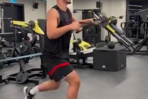 啊這？蒂格：聯(lián)盟開始查人類生長激素時(shí) 詹姆斯就因傷缺席~