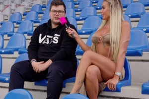 這大體格子！我的注意力根本沒法集中，這大膀子真厚實(shí)啊