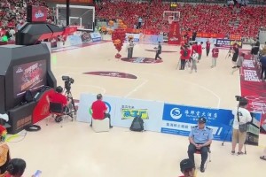 A-史密斯談東契奇減重：在休賽期鍛煉身體和保持身體是有區(qū)別的