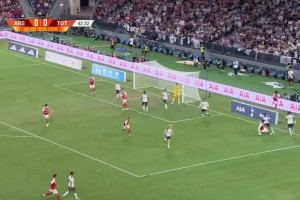 這還是后衛(wèi)嗎？羅梅羅穿襠戲耍哈弗茨