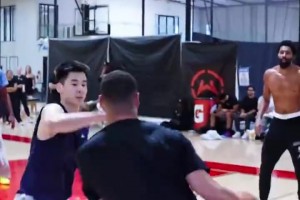 克萊現(xiàn)身野球局，這發(fā)型，仿佛當年的佛祖回來了