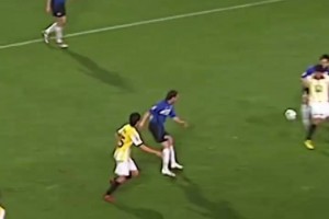 職業(yè)球員的業(yè)余時刻！名場面：德根單場完成界外球違例帽子戲法！