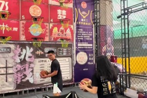 誰再說這些籃球女網(wǎng)紅是擺拍，我跟誰急