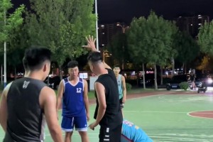 你們會(huì)跟這樣的人打嘛？國(guó)內(nèi)濱州庫(kù)里 進(jìn)球后興奮狂吼噗噗噗