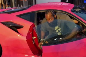 中國行狂歡夜！哈登這粉色超級(jí)跑車，也太酷了?。? >
                                        </div>
                                    </div>
                                                                        <div   id=