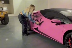 旺達竟然有一輛少女粉蘭博基尼拋開旺達不談這車真有魅力~