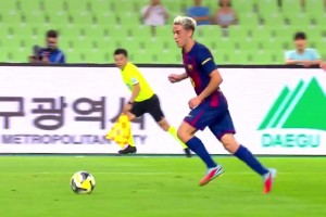 孔德直塞打穿防線，加維挑射破門梅開二度