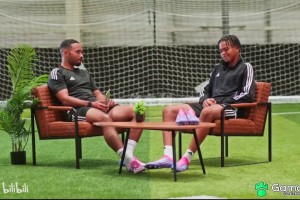 梅粉+1！主持人稱梅西是GOAT，利物浦新星恩古莫哈連連點(diǎn)頭