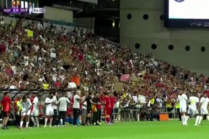 再多看一眼！C羅65分鐘沒被換下球迷高興壞了！隨后主罰點(diǎn)球戴帽