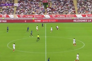 紅牌罰下！恰爾汗奧盧鏟倒萬(wàn)德森，裁判出示第二張黃牌