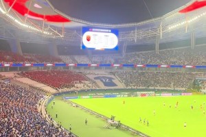 申花球迷賽前唱：為了漢堡，為了大米，為了上海交通卡