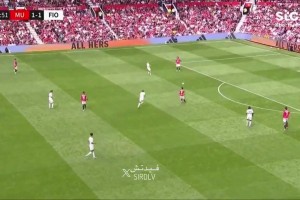 戲耍！B費(fèi)簡(jiǎn)單一個(gè)轉(zhuǎn)身讓對(duì)手撲空