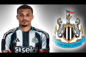 物是人非，當(dāng)年小因扎吉微笑注視“勞鐵組合”訓(xùn)練場(chǎng)打鬧