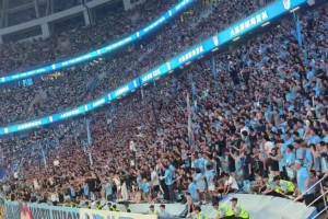 不踢滾蛋！大連球迷這陣勢球員的壓力得有多大