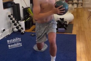 訓(xùn)練核心和平衡力！崔永熙也快好起來(lái)脫離傷病了