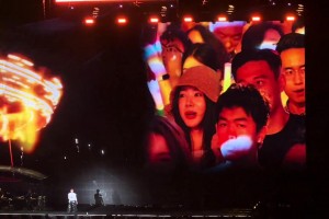 原來你也是粉絲！李榮浩演唱會大屏幕上捉到蔣圣龍