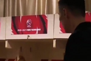 杜鋒早期訓(xùn)胡明軒：游戲機要玩到啥時候，除了打王者榮耀還會啥