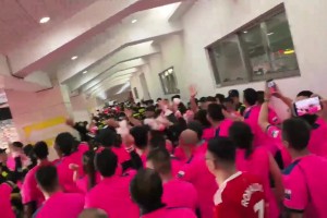 友誼第十四！蘇超常州vs鎮(zhèn)江賽后球迷發(fā)生沖突罵戰(zhàn)