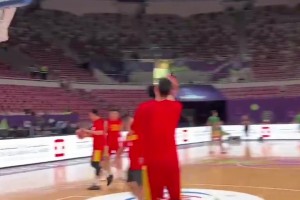 五花肉飛起來了！約基奇賽前熱身上演拉桿背扣