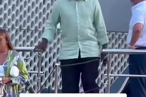 喬丹走出自己價(jià)值1.15億的游艇，他到底有啥煩惱？