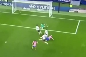 驚艷！格列茲曼連停帶過(guò)，上演極致絲滑進(jìn)球！