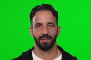 曼聯(lián)球員和教練組名字的正確叫法，馬奎爾的發(fā)音好像似曾相識(shí)