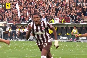 多特1-1遭圣保利扳平！洪通吉頭球破門(mén)攻入個(gè)人德甲首球！