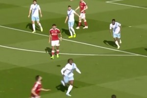 英超官方：埃澤在聯(lián)賽中精彩絕倫的兩分鐘集錦，令人賞心悅目