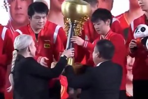 劉國梁花式調(diào)侃國足：國足在亞洲就被橫掃了，哪還輪得到世界來掃