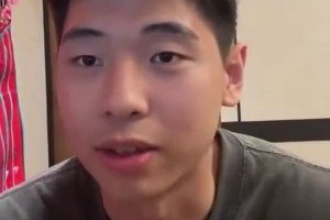 防守好像沒進(jìn)步...東契奇訓(xùn)練的時(shí)候被隊(duì)友一步過