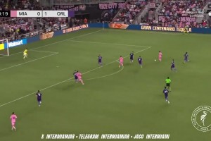 世界名畫！梅西這次盤帶拿球，遭奧蘭多城近半數(shù)球員防守