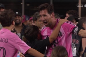 巴西連線！梅西突破重重包圍禁區(qū)起腳反超比分