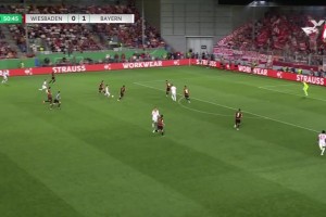 拜仁再下一城！韋恩球員解圍至奧利塞腳下，后者得球低射破門