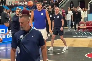 賽前熱身懶懶散散，比賽狂砍39分，這就是NBA第一人約基奇