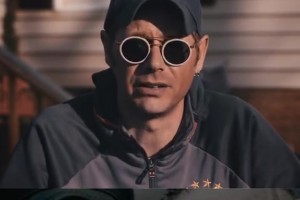 眼中只有拜仁！還記得這因為疾病把拜仁隊徽印在眼睛上的球迷嗎？