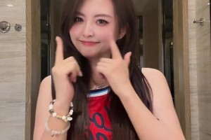 美！女主播小楠曬穿哈登球衣視頻配文：球衣女孩