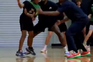 這數(shù)據(jù)有點(diǎn)夸張了吧？外網(wǎng)博主為楊瀚森新秀賽季盲選數(shù)據(jù)！