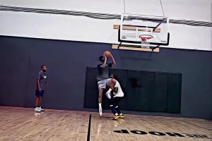 亞洲第一控衛(wèi)打野球什么水平？