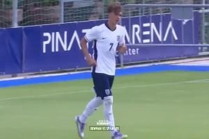 15歲道曼vs西班牙U19集錦遭批：只想表現(xiàn)自己，踢球太獨(dú)會(huì)害了他